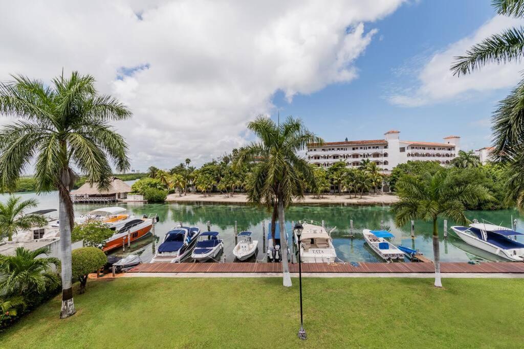 Elegant Lagoon Front Villa By Casa Paraiso Cancun Exterior photo